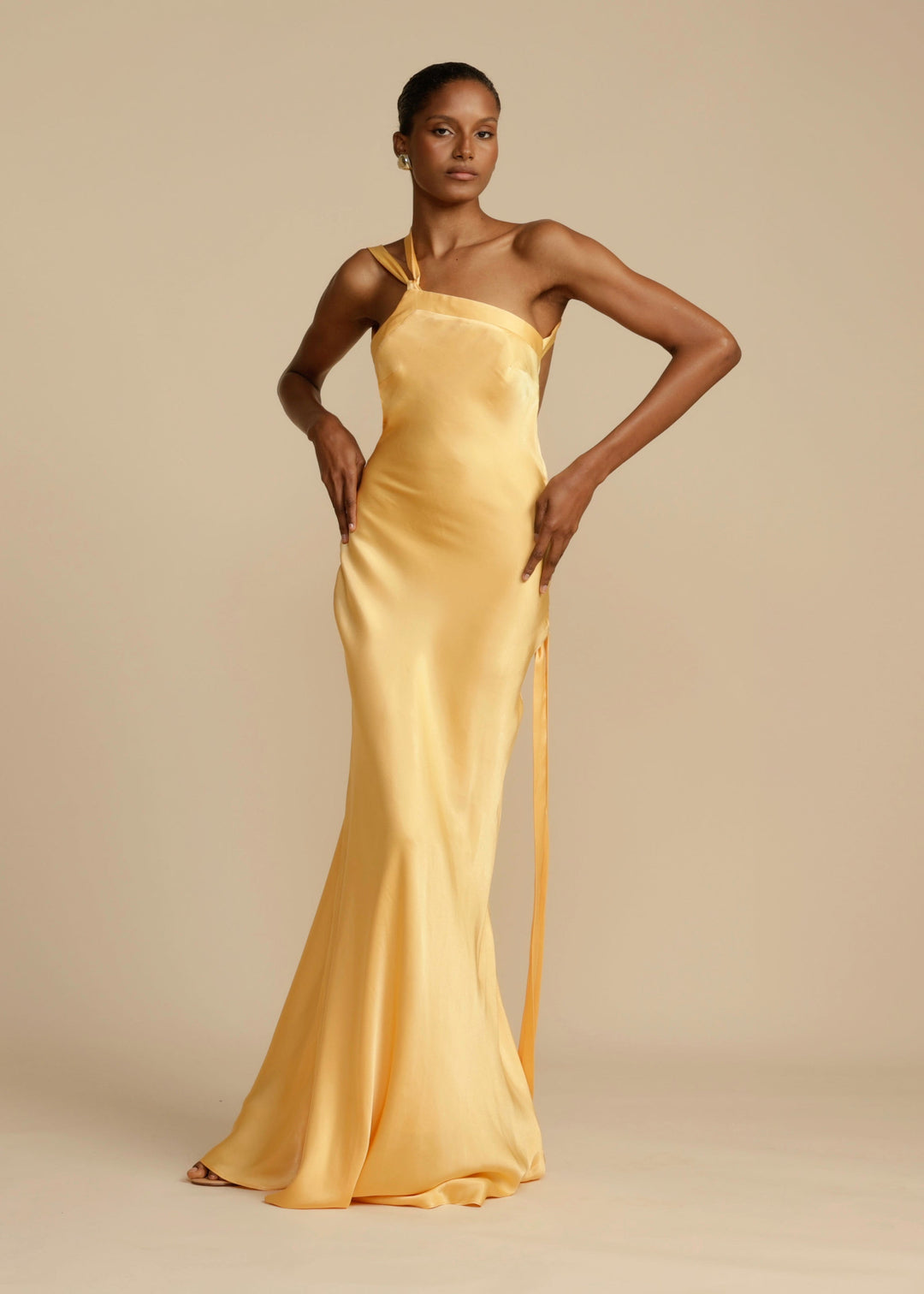 Selena | Maxikleid für Damen mit V-Ausschnitt und asymmetrischem Ausschnitt
