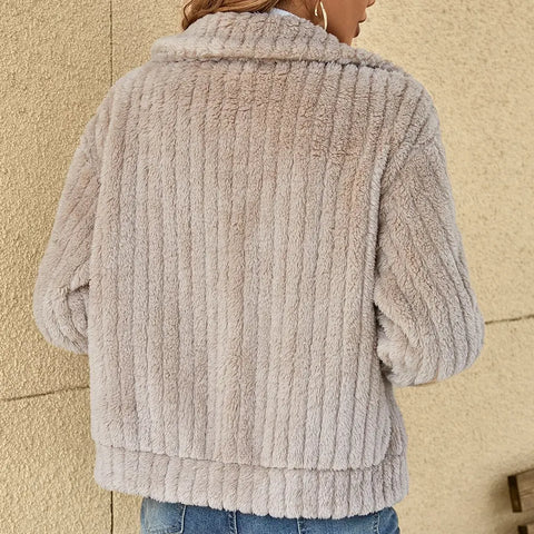 Viola | Lässige Strickjacke für Damen mit Kapuze und langen Ärmeln