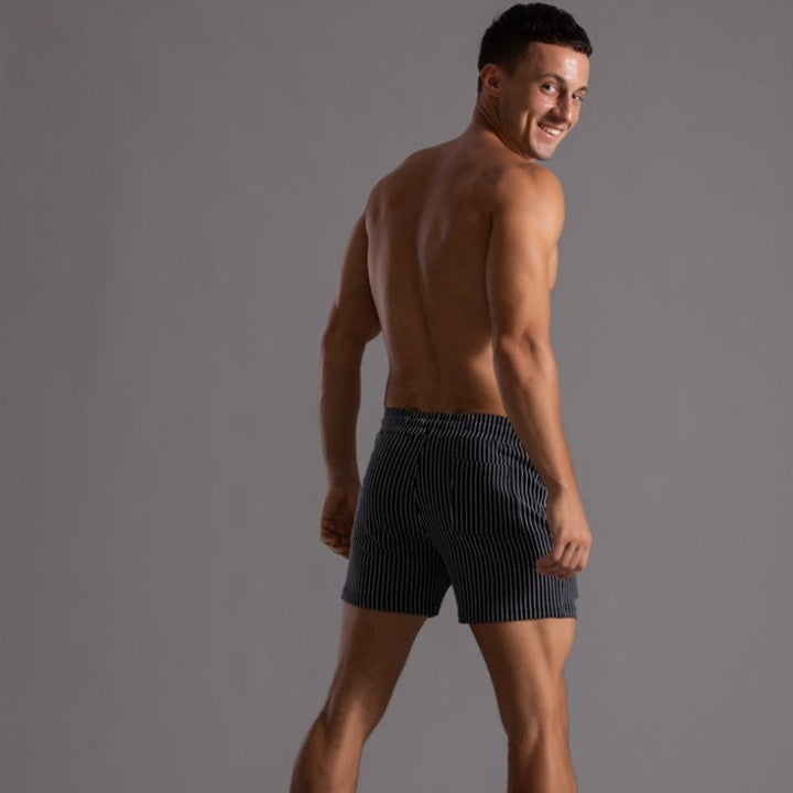 Orion | Gestreifte Shorts für Herren mit schmaler Passform und mittlerem Bund