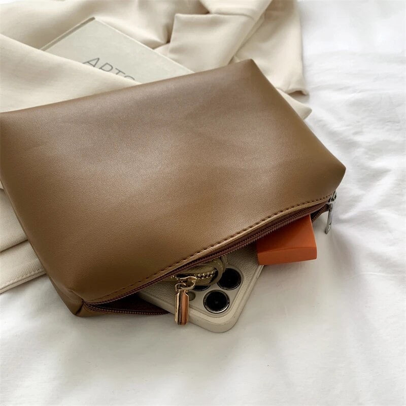 Asløg | Minimalistische Schultertasche im modernen Schnitt für Damen