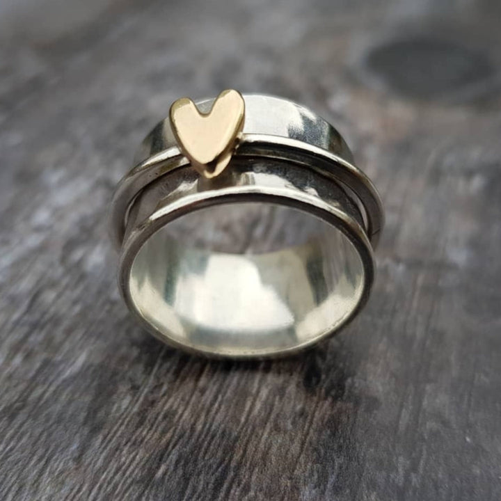 Mireia | Silberring für Damen mit goldenem Herzen