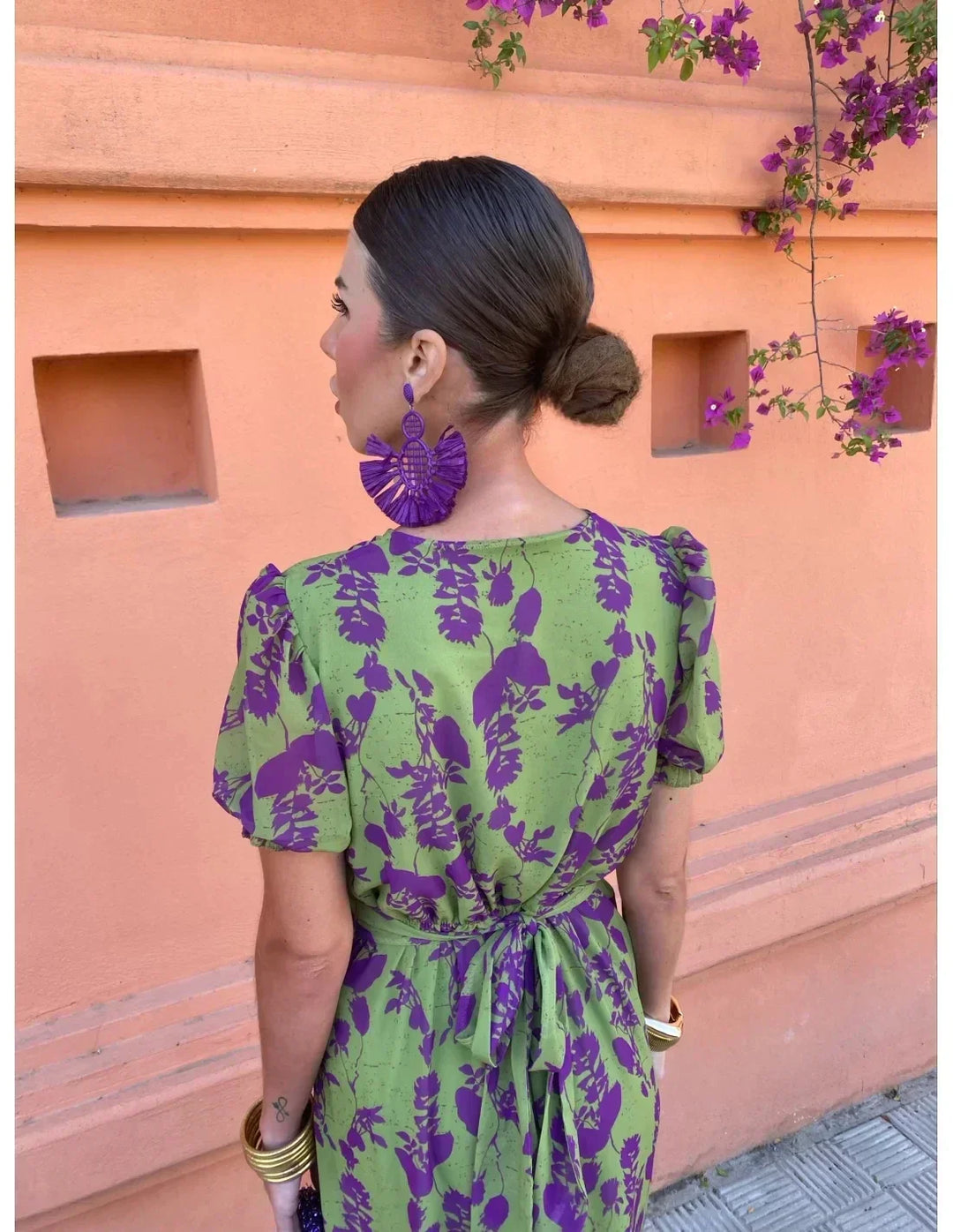 Julia | Sommerkleid für Damen mit V-Ausschnitt und kurzen Ärmeln