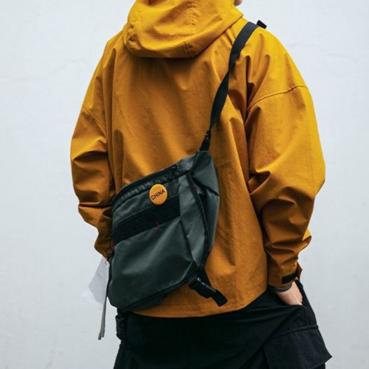 Hans | Technische Jacke mit Kapuze und langen Ärmeln