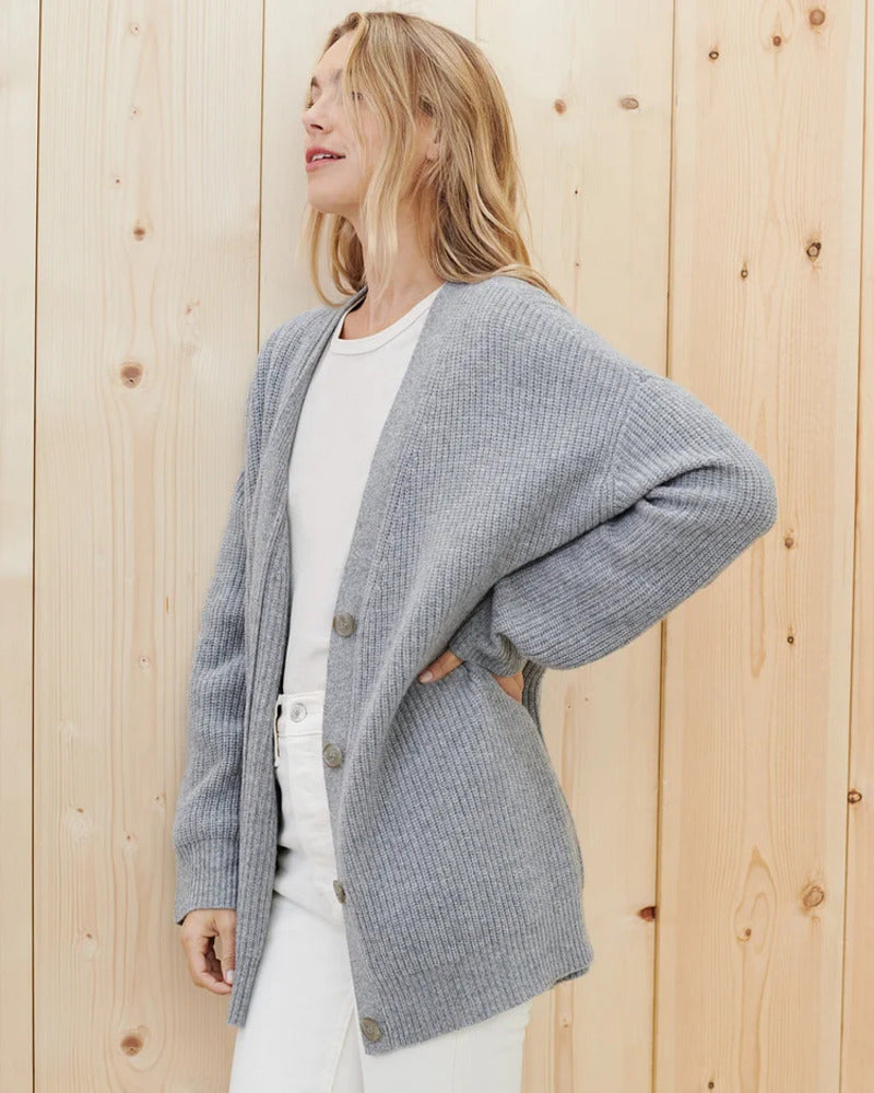 Marian | Gemütlicher Cardigan für Damen mit V-Ausschnitt und langen Ärmeln