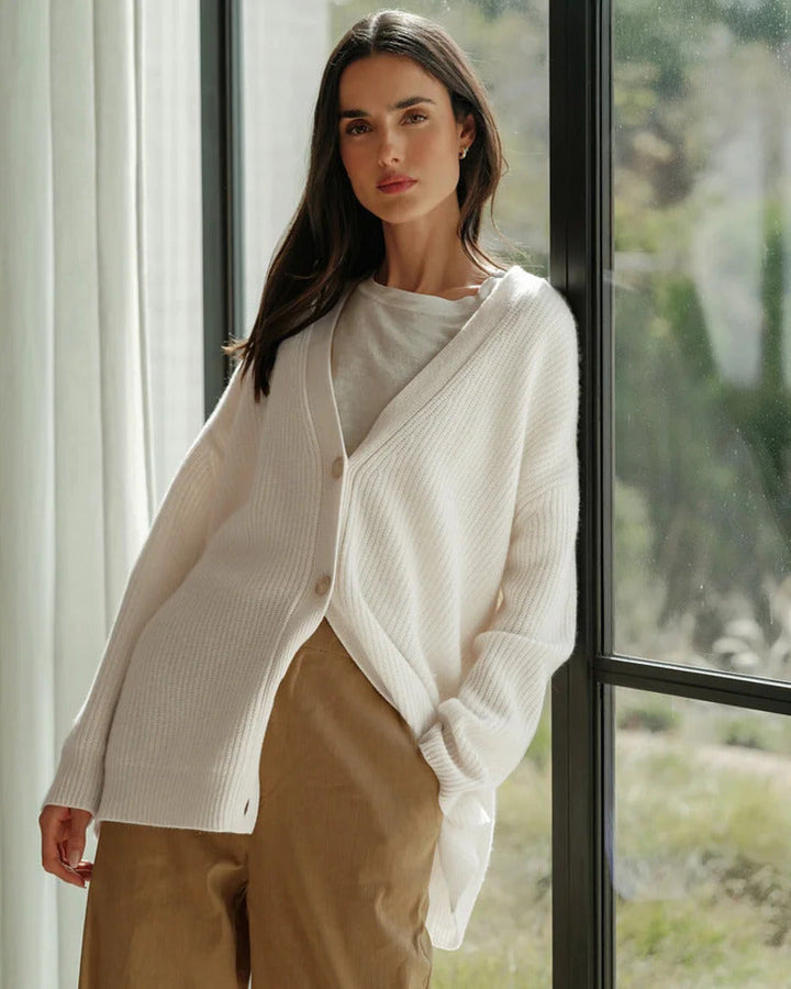 Marian | Gemütlicher Cardigan für Damen mit V-Ausschnitt und langen Ärmeln