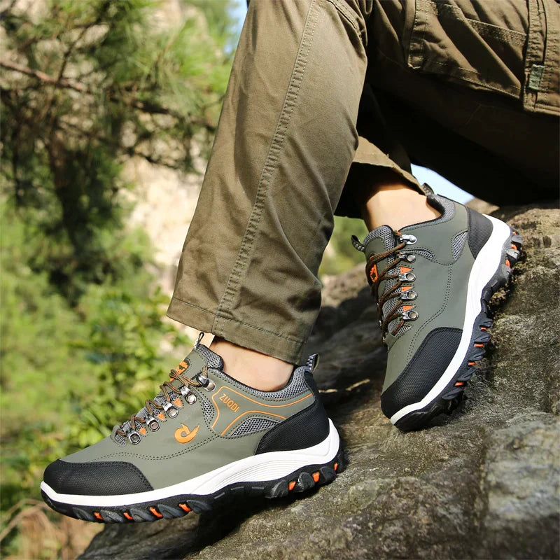Roberto | Orthopädische Wanderschuhe für Herren mit flachem Absatz