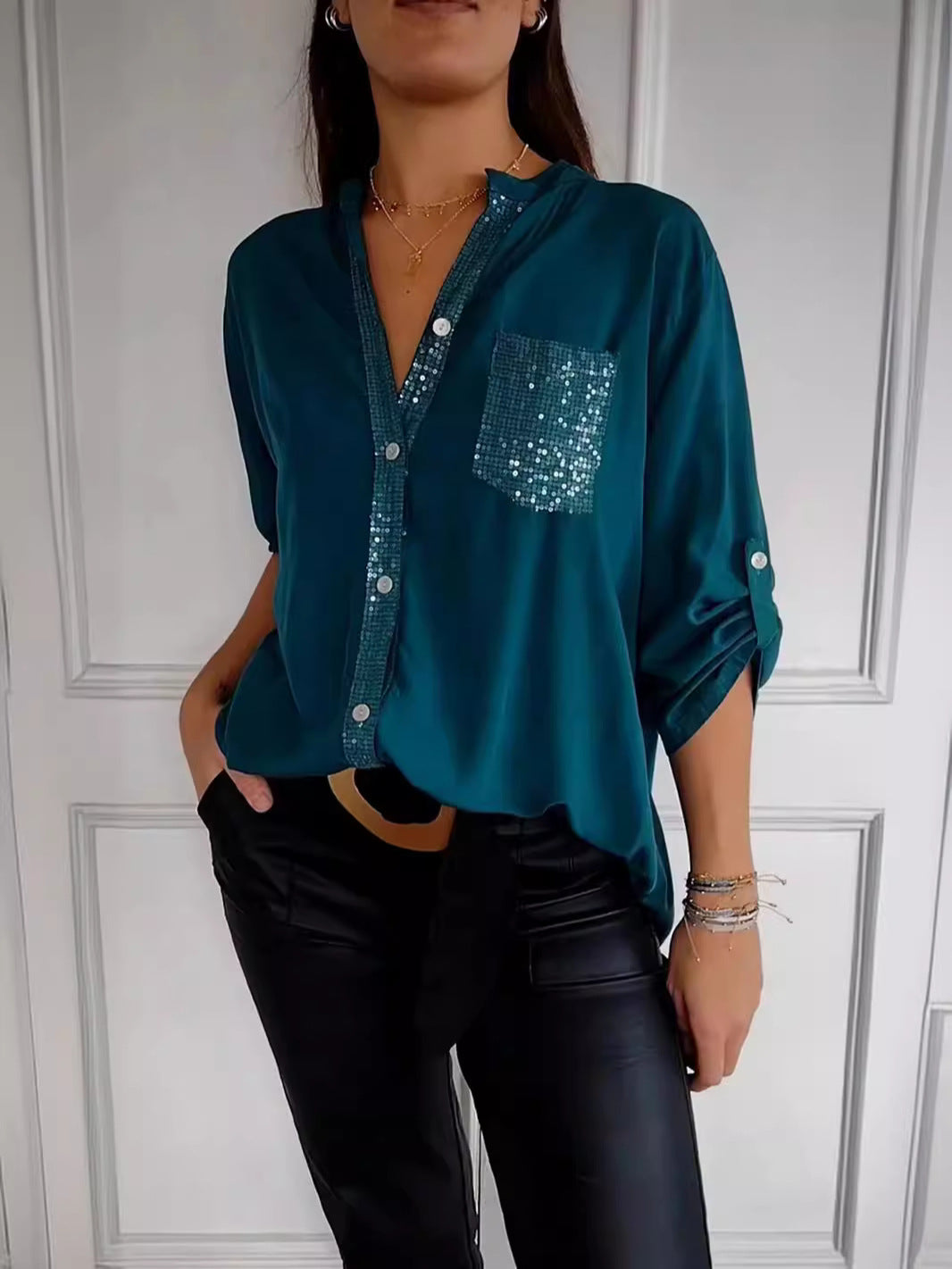 Elaine | Schickes Glamour-Top mit Sternenmuster und langen Ärmeln