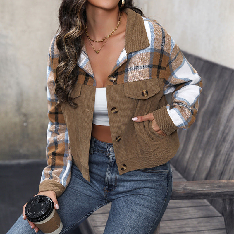 Damen Kurzjacke mit Hemdkragen, karierten Ärmeln und Taschen