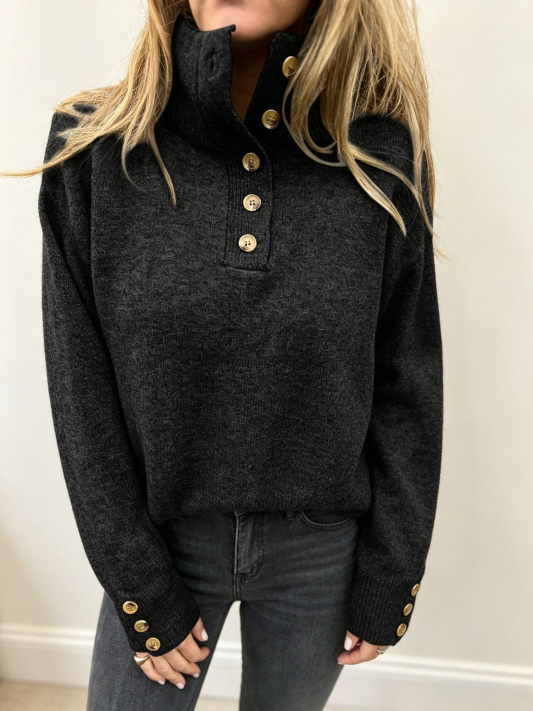 Lea | Damen Pullover mit langen Ärmeln und Knöpfen