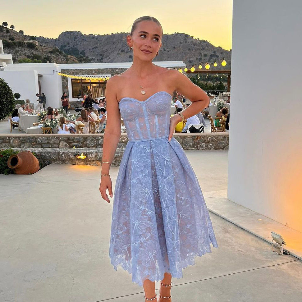Vivien | Damen-Midikleid mit Korsett-Oberteil, trägerlos und aus Spitze