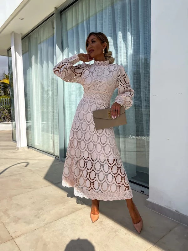 Noor | Romantisches Maxikleid für Damen mit Blumenmuster und Rundhalsausschnitt