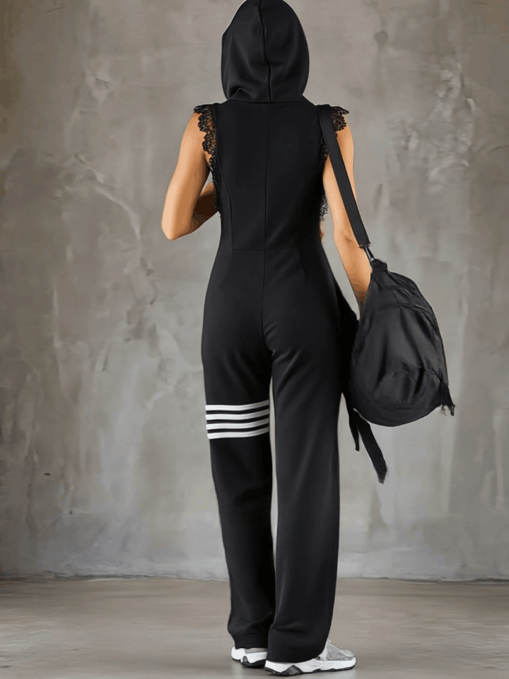 Retro-inspirierter schwarzer ärmelloser Kapuzen-Jumpsuit mit sportlichen streifen