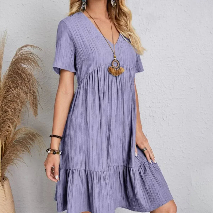 Olivia | Elegantes Midikleid für Damen mit V-Ausschnitt und kurzen Ärmeln