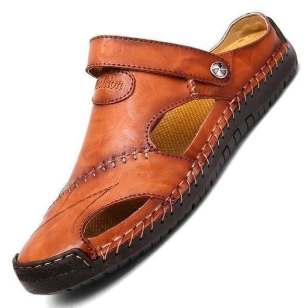 Chris | Orthopädische Sandalen für Herren mit flachem Absatz