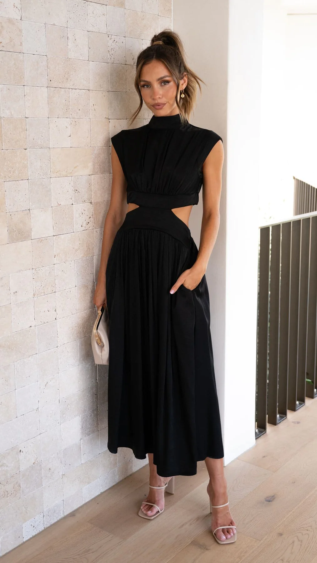 Quincy | Midi-Kleid für Damen mit Cut-Out und Taschen und Rundhalsausschnitt