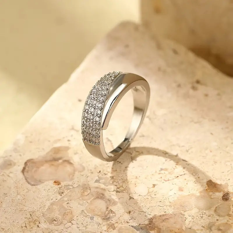 Eleganter Nova Goldring für Damen