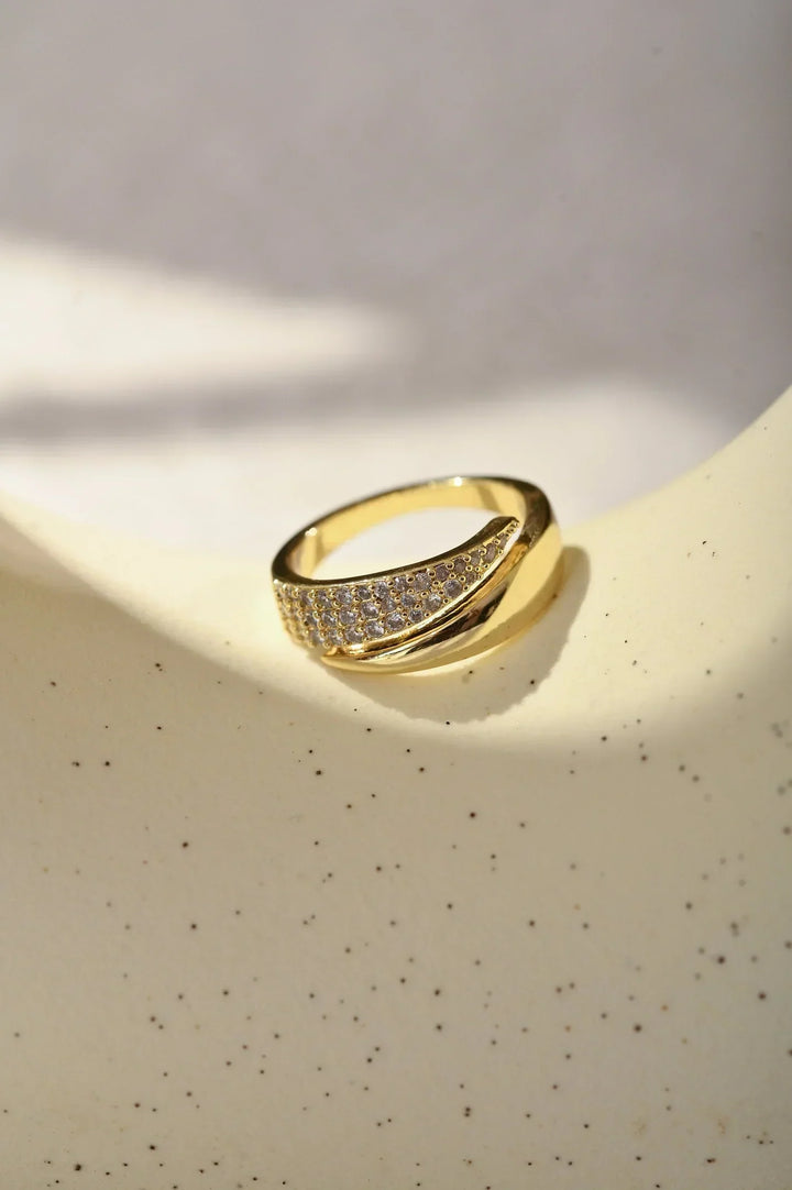 Eleganter Nova Goldring für Damen