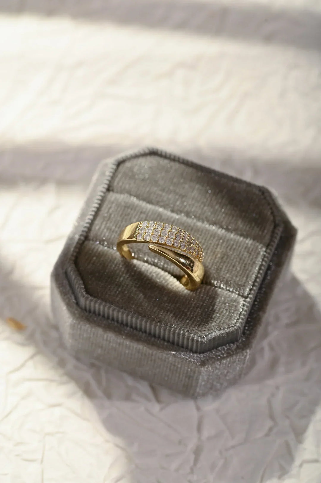 Eleganter Nova Goldring für Damen