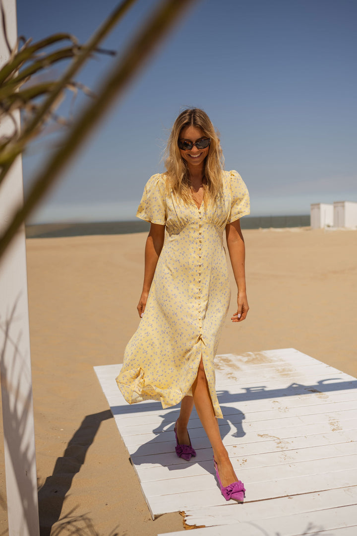 Lena | Damen Midikleid mit Blumenmuster, V-Ausschnitt und kurzen Ärmeln