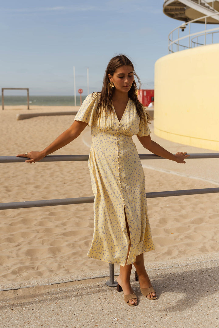 Lena | Damen Midikleid mit Blumenmuster, V-Ausschnitt und kurzen Ärmeln