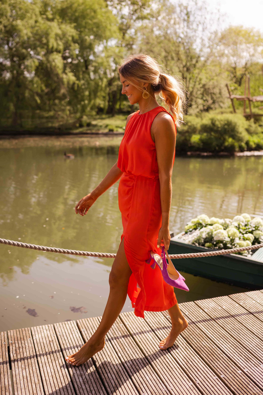Leonie | Sommer Midi Kleid für Damen mit Neckholder-Ausschnitt und Sternenmuster