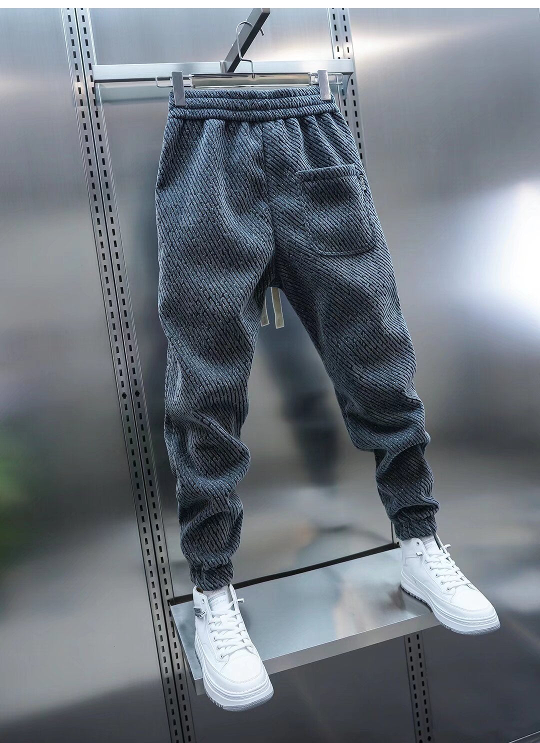Brinley | Bequeme Jogginghose für Herren mit Kordelzug und schmaler Passform