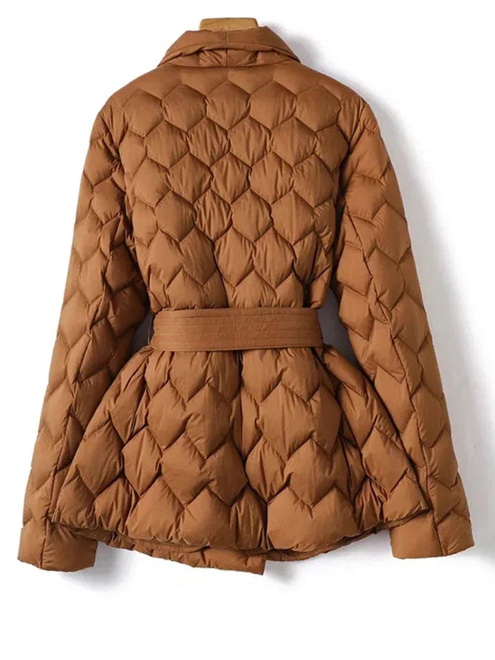 Assunta | Elegante Daunenjacke für Damen mit Gürtel und langen Ärmeln