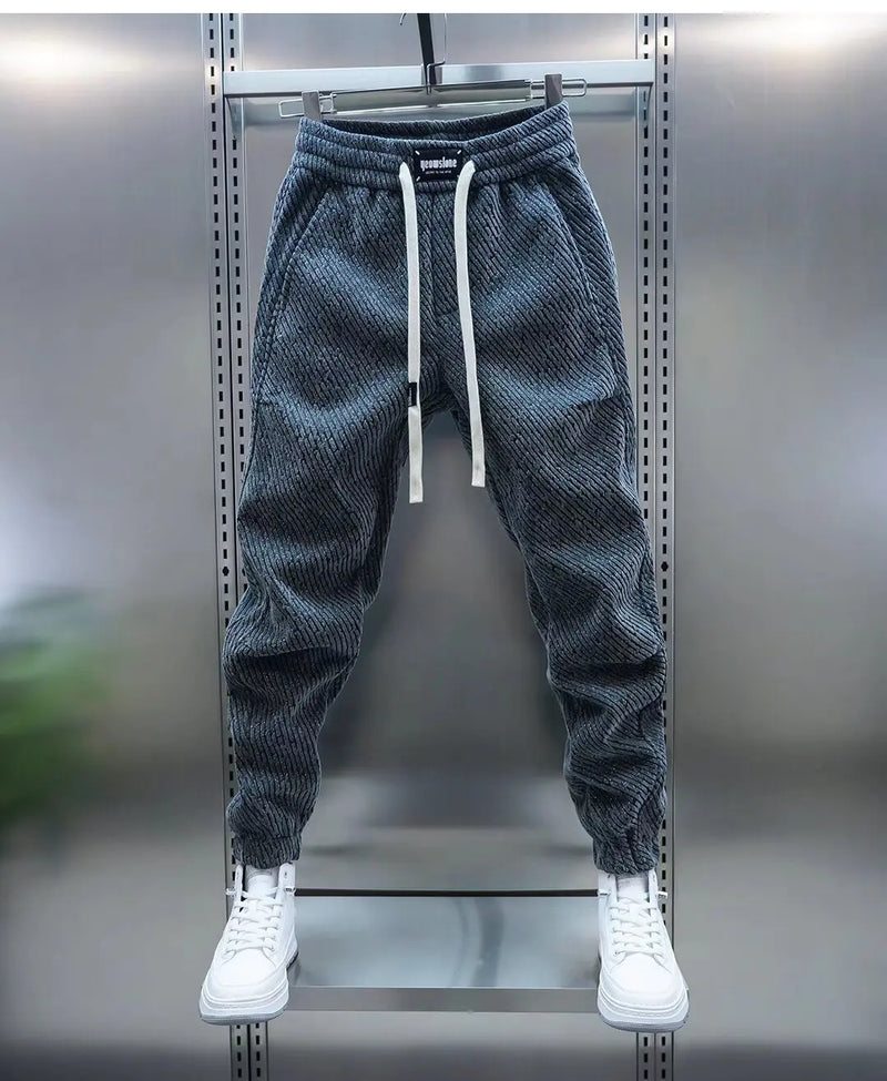 Brinley | Bequeme Jogginghose für Herren mit Kordelzug und schmaler Passform