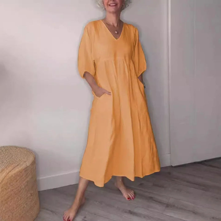 Elora | Klassisches Komfortkleid mit Rundhalsausschnitt und langen Ärmeln