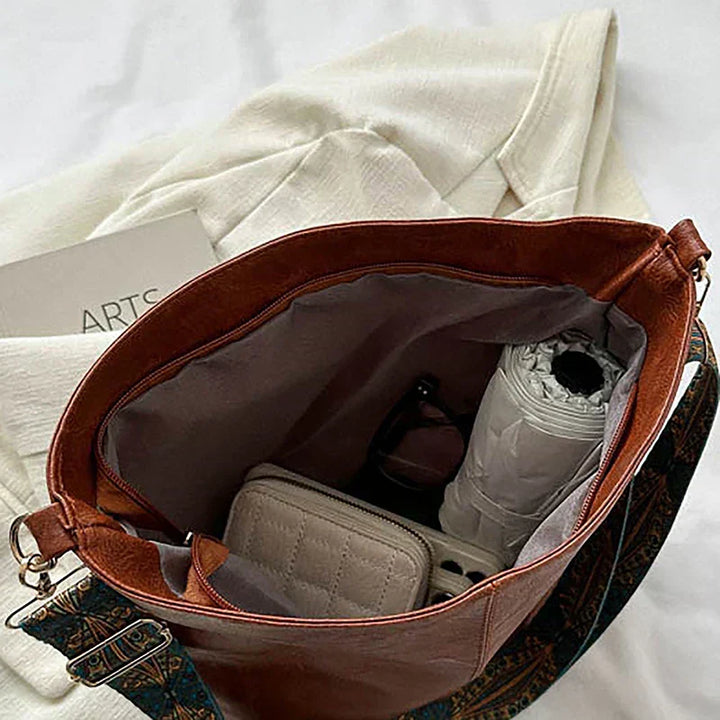 Embjørg | Klassische Schultertasche für Damen mit verstellbarem gemustertem Tragegurt