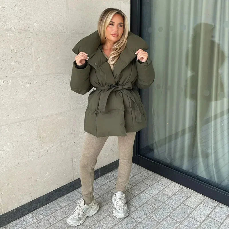 Laura | Elegante Wattierte Jacke für Damen mit langen Ärmeln und Stehkragen