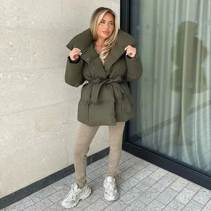 Laura | Elegante Wattierte Jacke für Damen mit langen Ärmeln und Stehkragen