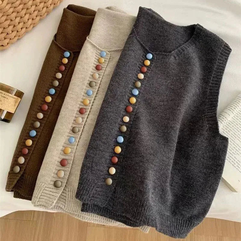 Die Maribel | Strickweste für Damen mit Farbtasten und Rundhalsausschnitt