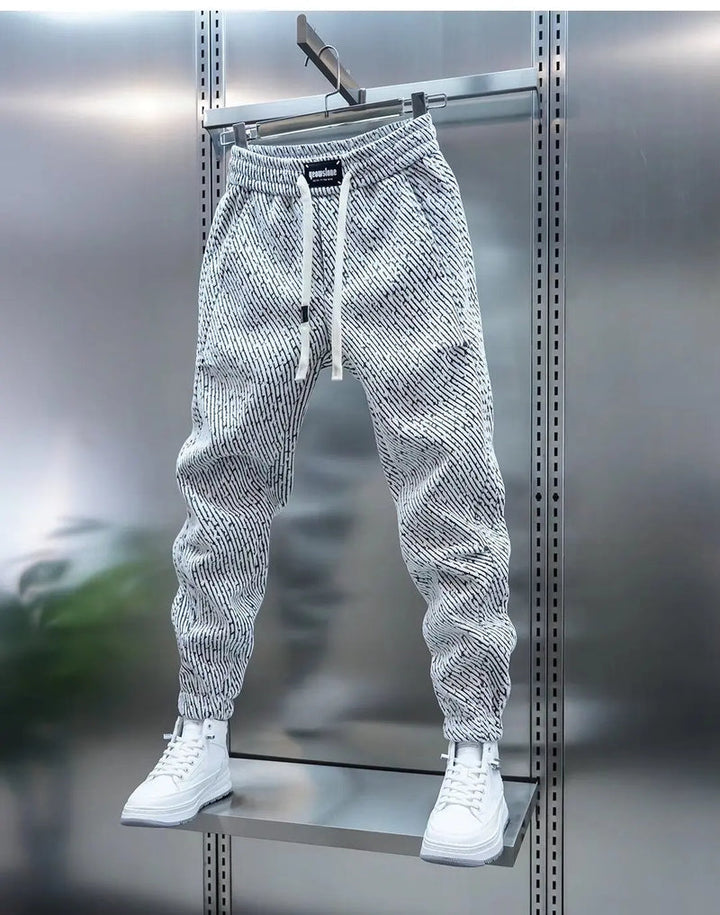 Brinley | Bequeme Jogginghose für Herren mit Kordelzug und schmaler Passform