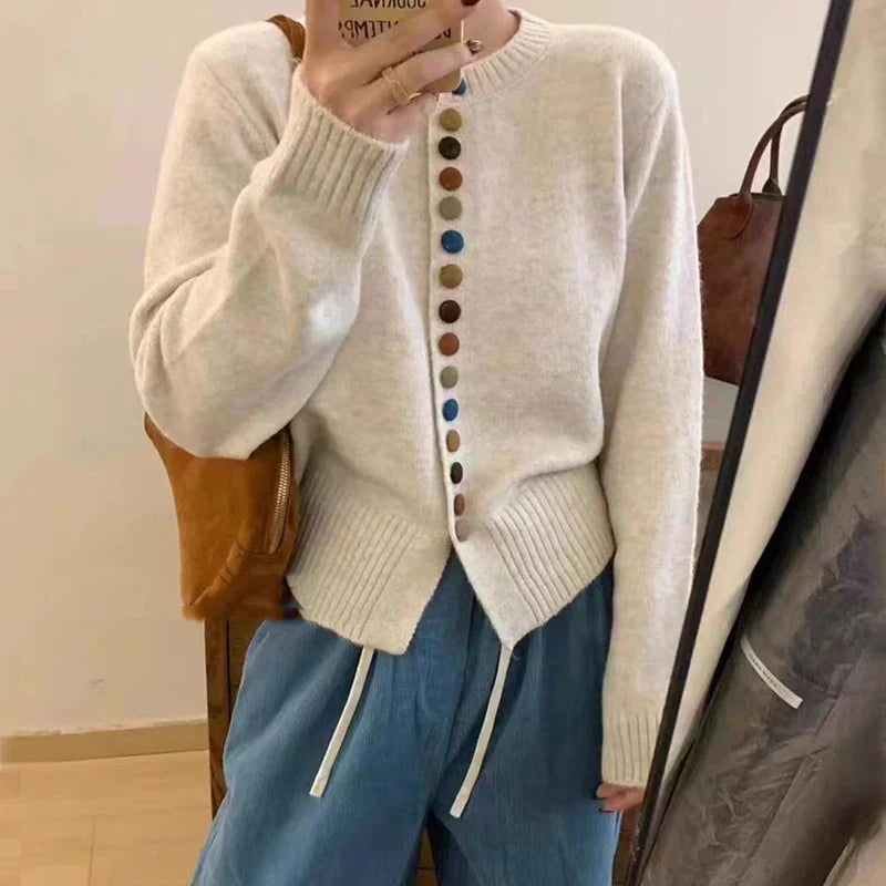 Der Celestine | Cardigan für Damen mit Rundhalsausschnitt und langen Ärmeln