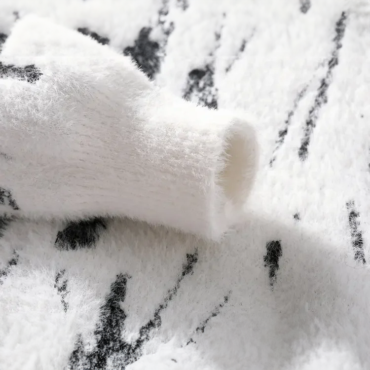 Erik | Designer Strickware für Herren mit Rundhalsausschnitt und langen Ärmeln