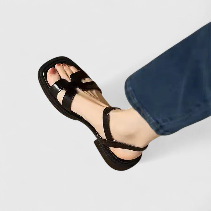 Deliane | Elegante flache Sandalen für Damen mit niedrigem Absatz