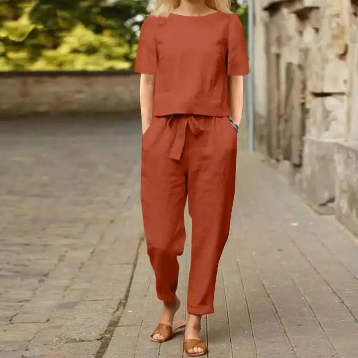 Mia | Zweiteiliges Set für Damen mit Rundhalsausschnitt und kurzen Ärmeln