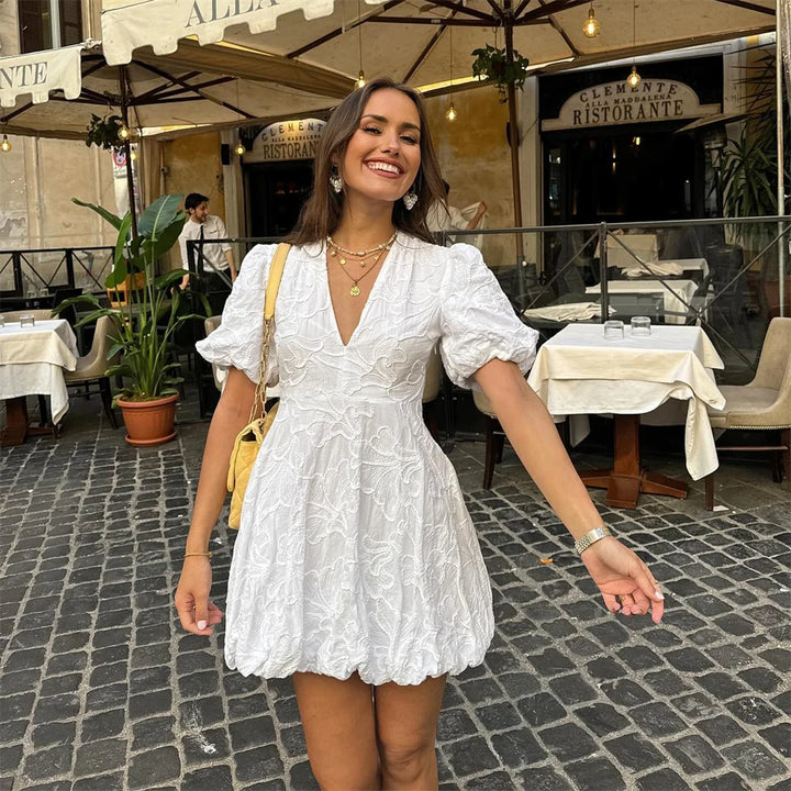 Paula | Italienisches Minikleid für Damen mit V-Ausschnitt und kurzen Ärmeln