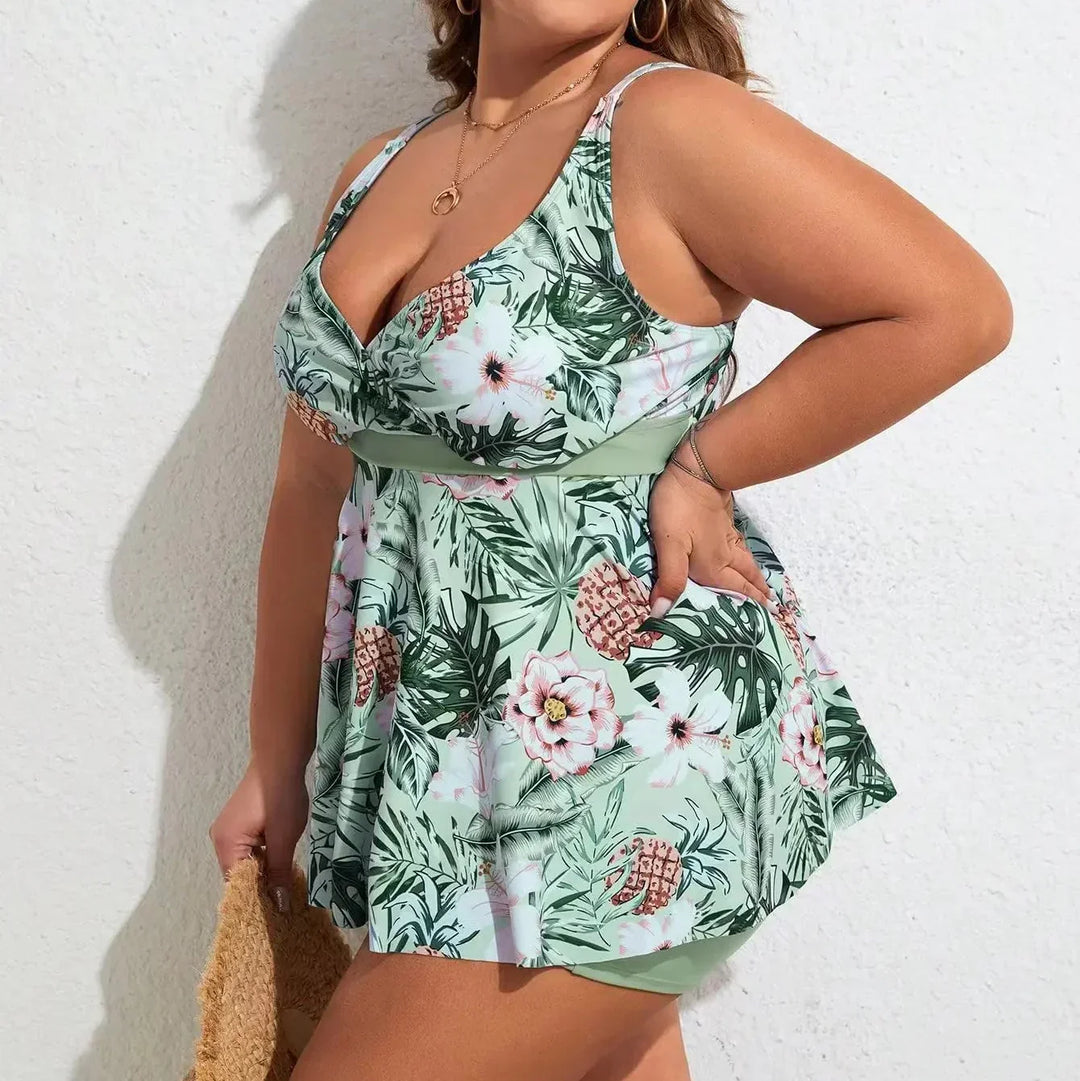 Sophia | Damen-Badekleid in Übergröße mit tropischem Blumenmuster und passenden Shorts