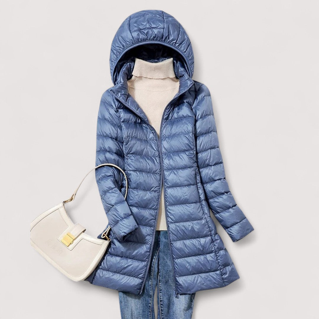 Gerda | Ultraleichte Jacke für Damen mit Kapuze und langen Ärmeln
