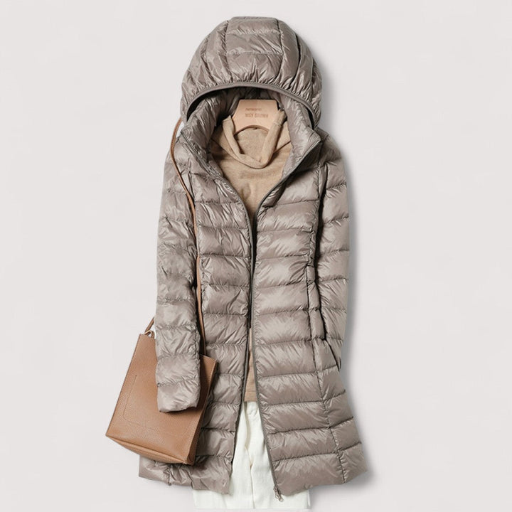 Gerda | Ultraleichte Jacke für Damen mit Kapuze und langen Ärmeln
