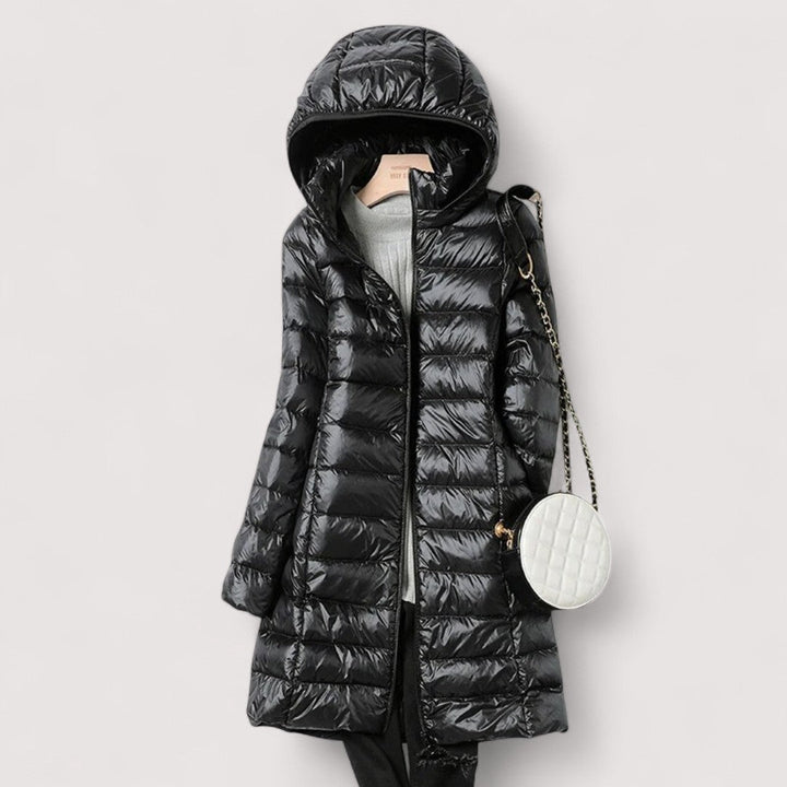 Gerda | Ultraleichte Jacke für Damen mit Kapuze und langen Ärmeln