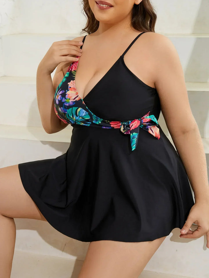 Sophia | Damen-Badeanzug in Übergröße mit tropischem Print und passendem Rock-Überwurf