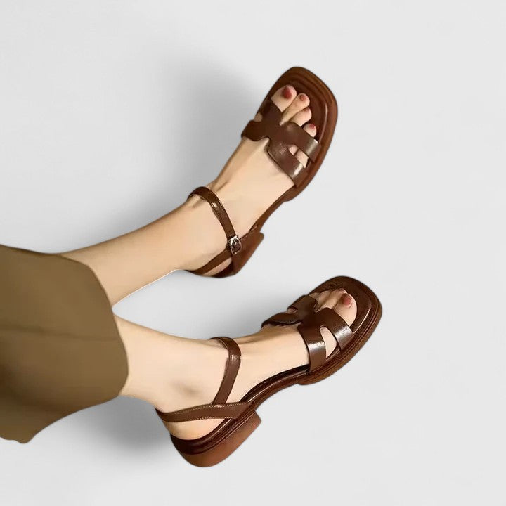 Deliane | Elegante flache Sandalen für Damen mit niedrigem Absatz