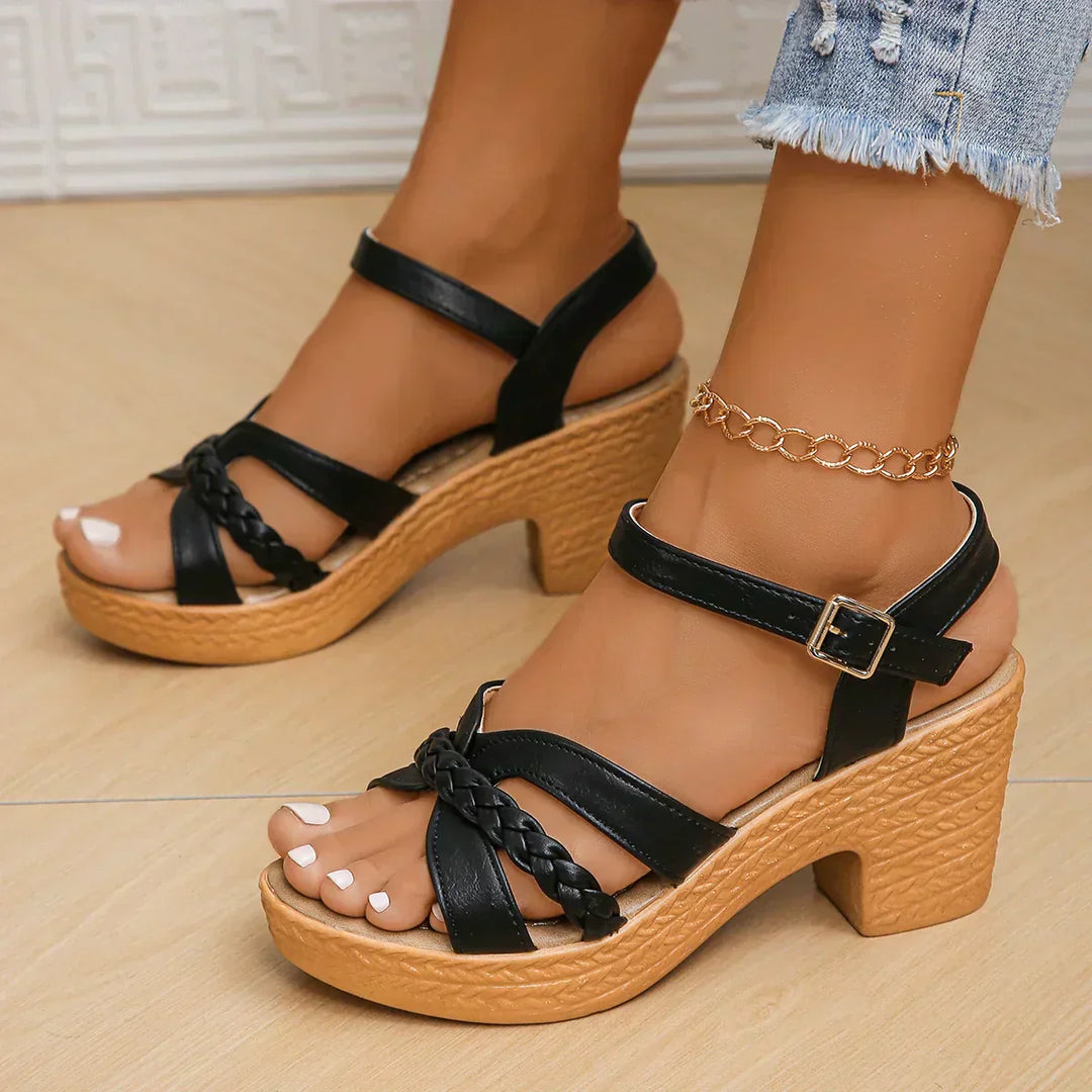 Gianna Zeitlose Mid-Heel Sandalen