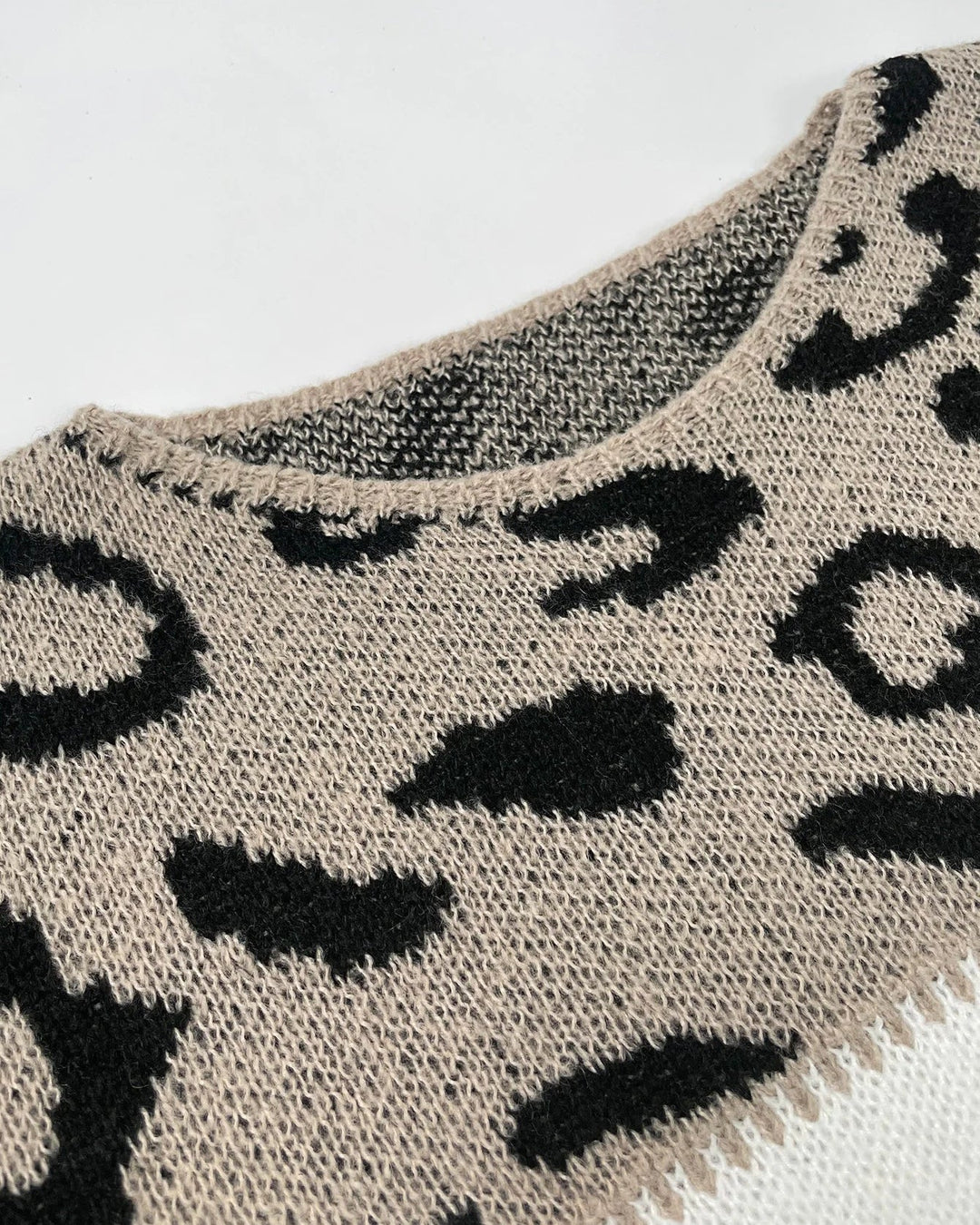 Zoe | Farbblock Leopard Pullover für Damen mit Rundhalsausschnitt