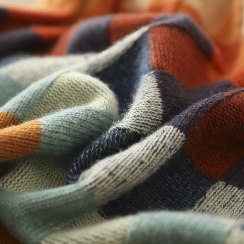 Darby | Bunter Strickpullover für Damen mit Karomuster und Rundhalsausschnitt
