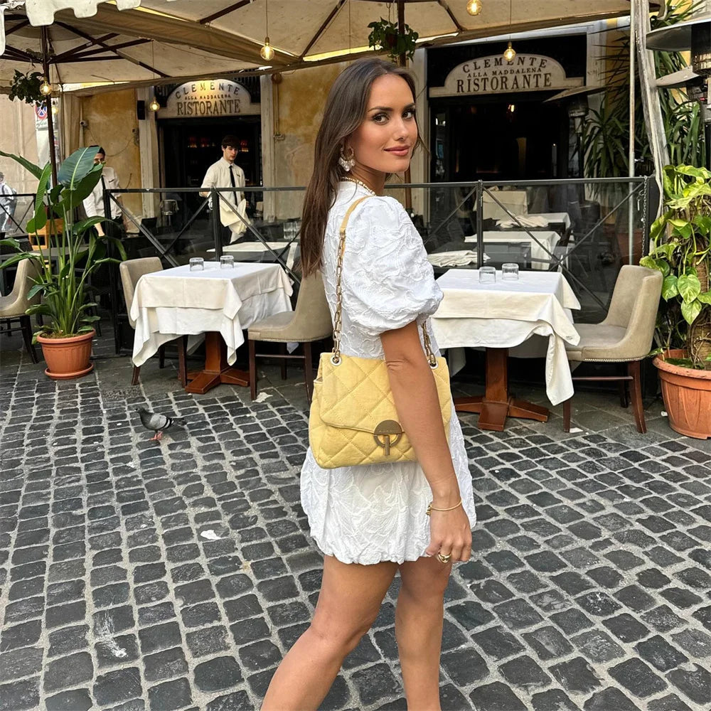 Paula | Italienisches Minikleid für Damen mit V-Ausschnitt und kurzen Ärmeln
