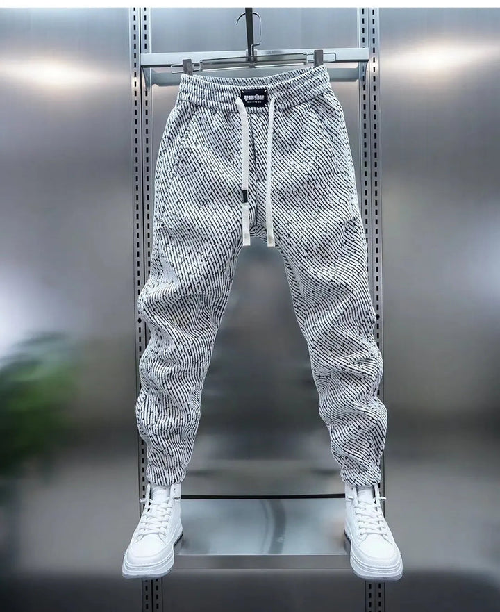 Brinley | Bequeme Jogginghose für Herren mit Kordelzug und schmaler Passform